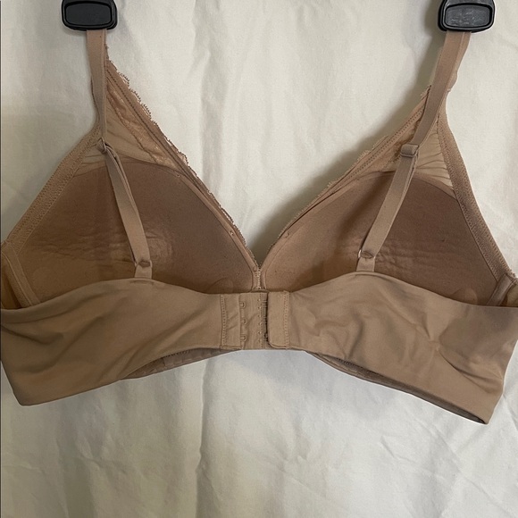 Women's Lace Trim Bra in Tan - Picture 2 of 4